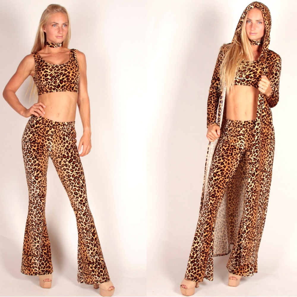 Shania Twain Leopard Outfit 🐆